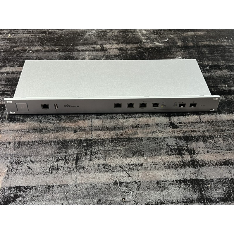 Ubiquiti UniFi SECURITY GATEWAY PRO 4