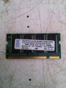Memoria 256 Mb IBM para Portatiles. Pc2100
