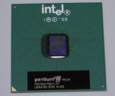 Procesador Intel PIII 733 mhz sl4cg